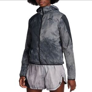 Nike Trail Women’s Repel Running Jacket Large